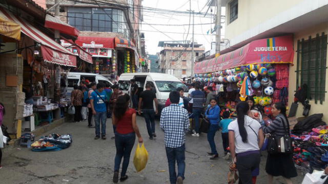 Cajamarca: combis ponen en riesgo a los transeúntes