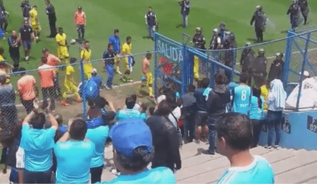 Hinchas de Sporting Cristal aplaudieron a jugadores de Comerciantes Unidos en el Alberto Gallardo [VIDEO]