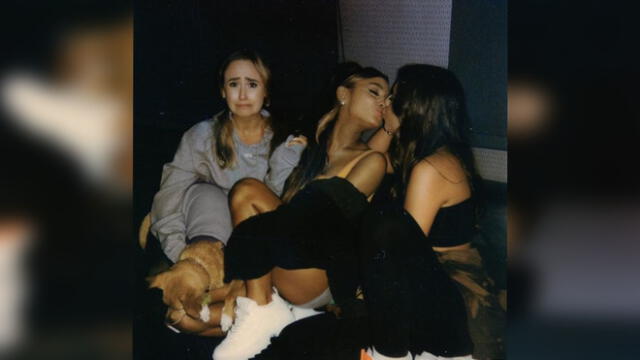 Ariana Grande besa en la boca a mujer y fans enloquecen con escena [FOTOS]