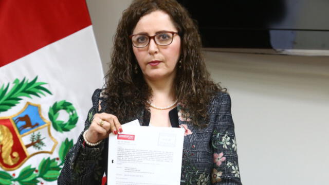 Rosa Bartra critica a PPK por poner condiciones para ir a la comisión Lava Jato
