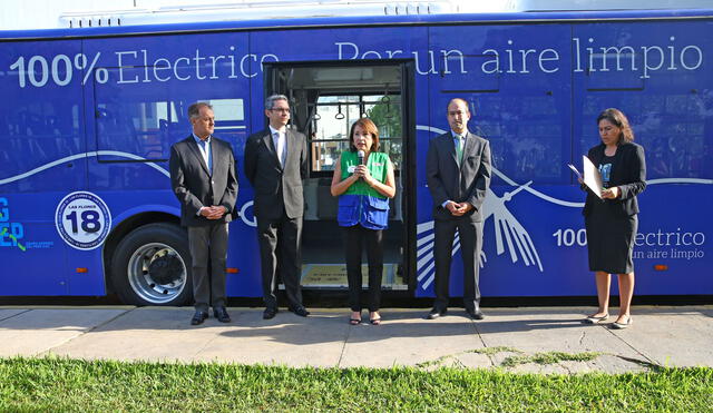 Presentan el primer bus público con energía eléctrica