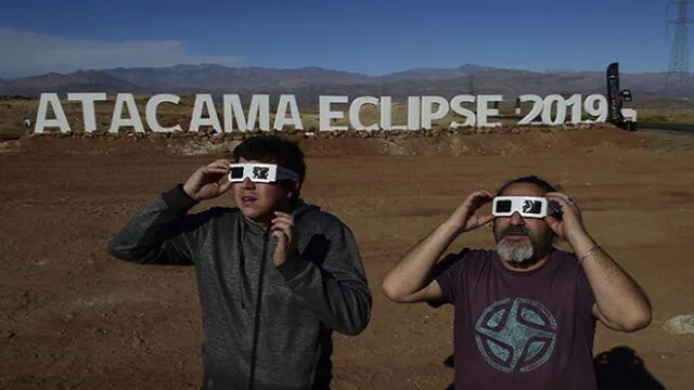 Chile vive con gran expectativa la llegada del eclipse solar total que se posará a partir de las 15:23 horas. Foto: AFP