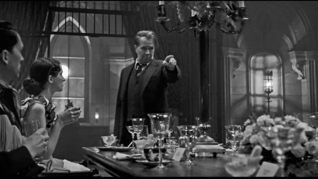 Gary Oldman en una escena de "Mank" de David Fincher.