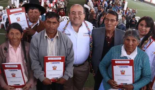 Cusco: después de 40 años, más de 400 familias recibieron su título de propiedad 