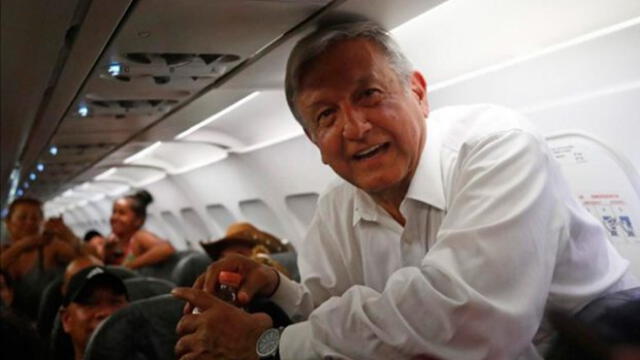 La disculpa del mandatario federal se dio luego de que en días pasados una familia decidió bajarse del avión donde coincidió con el presidente López Obrador, en un vuelo hacia Tabasco.