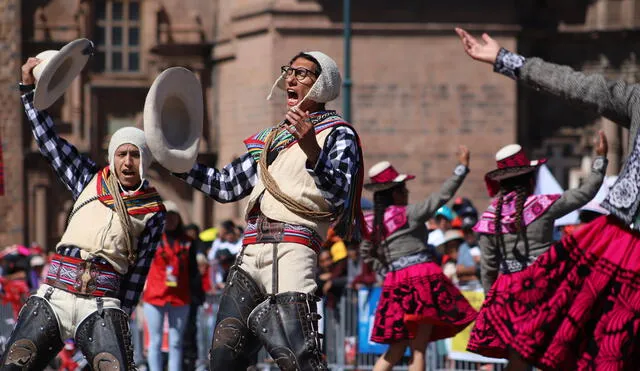 Cusco: Universidad Global y 22 institutos bailaron por el mes jubilar de la ciudad imperial [FOTOS]