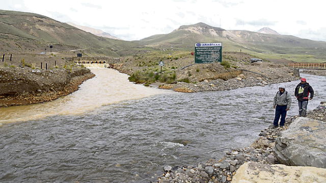 Ríos de Puno son contaminados por mina Arasi