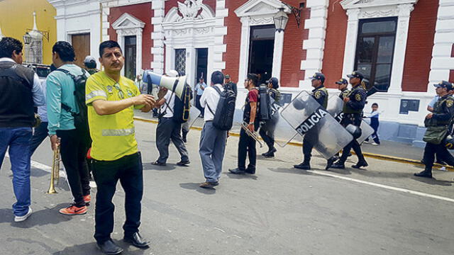 Trujillo: Trabajadores del Segat van a huelga desde el 19 de enero