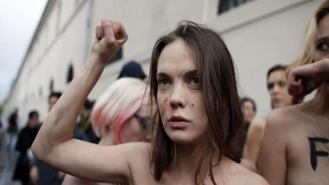 Feminista que protestó desnuda contra Putin es hallada muerta en París