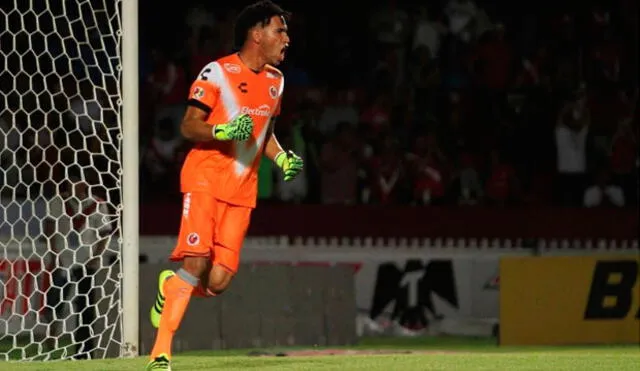 Liga MX: Pedro Gallese evitó golazo de taco con genial atajada | VIDEO