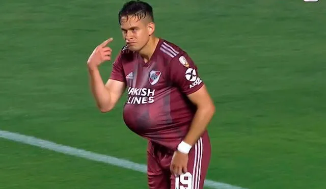 Rafael Santos Borré anotó el empate a los 17 del primer tiempo. Foto: Captura/Espn