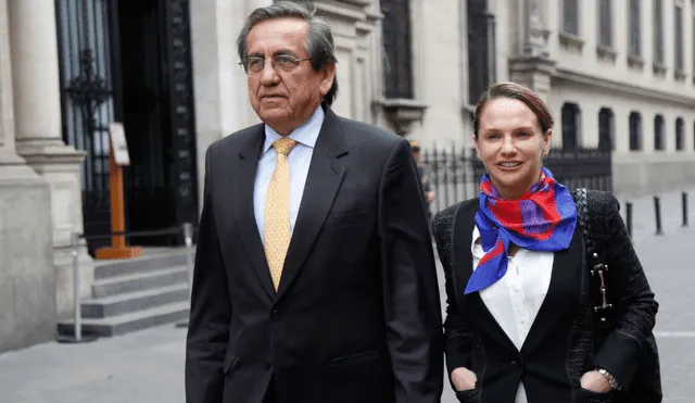 Jorge del Castillo y Luciana León: "Investigación atenta contra sentido democrático del aprismo"