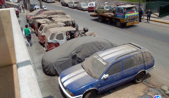 Chosica: vehículos abandonados por años