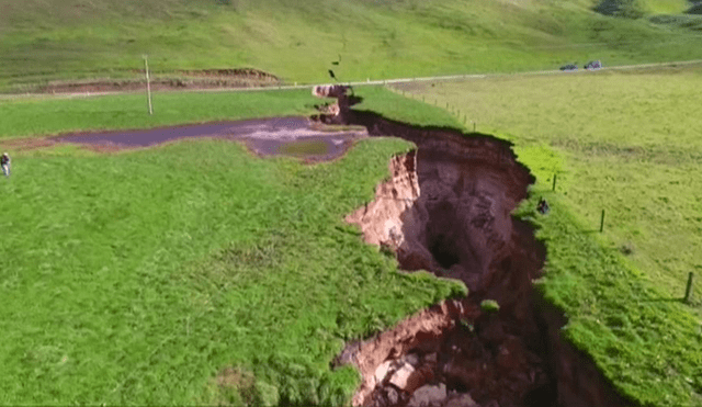 La tierra se abre y aparece el agujero más grande en Nueva Zelanda [VIDEO]