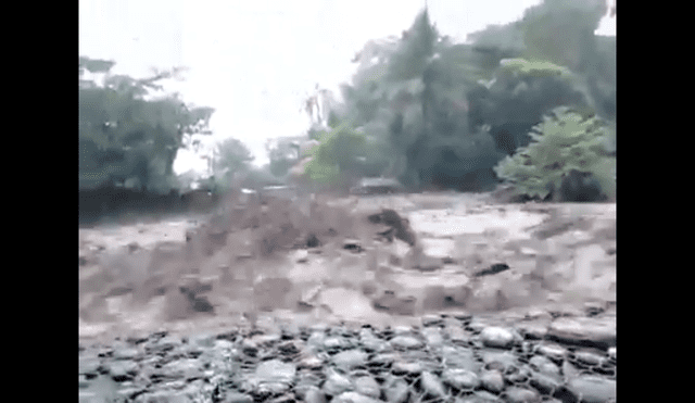 Vraem: intensas lluvias provocan la crecida del río Sivia que amenaza con inundar viviendas aledañas [Video]