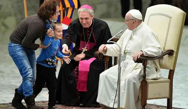 “Es argentino, es indisciplinado”, dijo el papa sobre niño que irrumpió en audiencia [VIDEO]