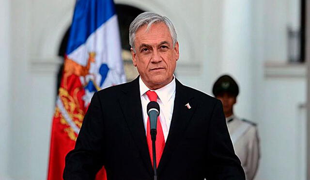 Sebastián Piñera indicó que su propuesta de cambios en la Constitución debe ser discutida junto a otras que puedan surgir. Foto: AFP.