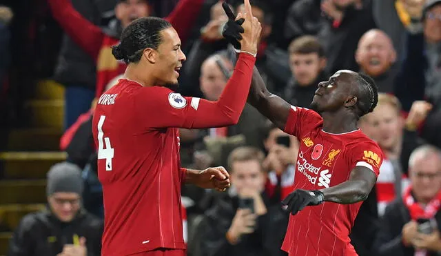 Sadio Mané anotó el tercer tanto con el que el Liverpool venció 3-1 al City y se consolidó como el puntero de la Premier League. Foto: AFP.