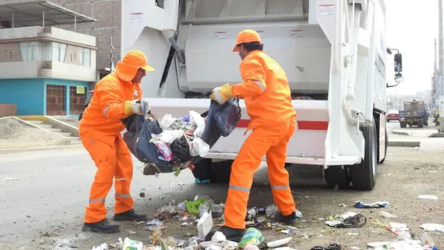 Villa El Salvador: multarán con 420 soles a vecinos que arrojen basura en la vía pública