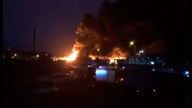 Incendio en río Sena