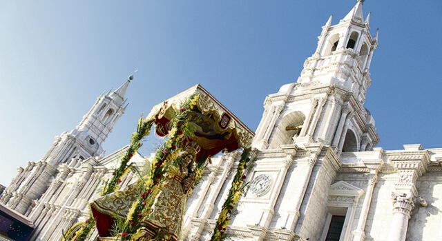 Arequipa: Fieles saludarán con pañuelos blancos a Virgen de Chapi, que sobrevolará ciudad