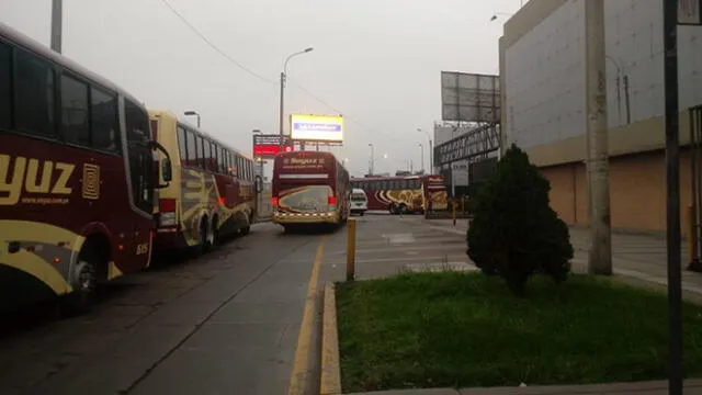 #YoDenuncio: empresa Soyuz utiliza la vía pública como estacionamiento