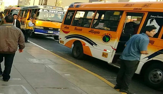 Jesús María: buses se apropian de paradero no autorizado