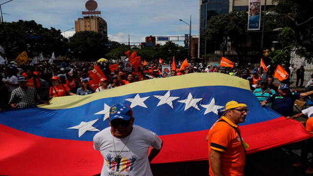 Opositores del régimen de Nicolás Maduro marchan este sábado en varias ciudades del país. Foto: EFE