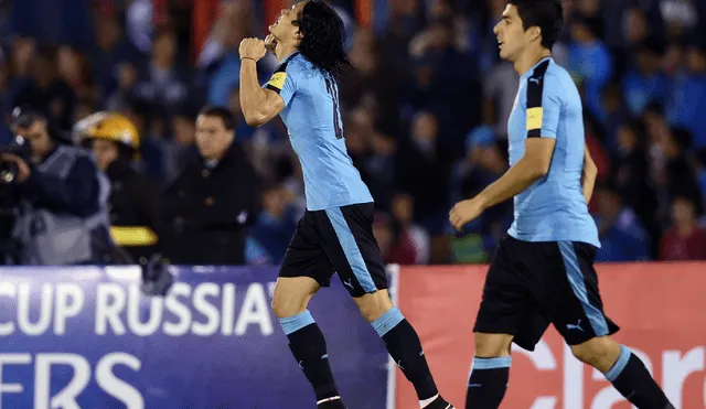 Claudio Pizarro explicó porqué salió del partido ante Uruguay. Foto: AFP