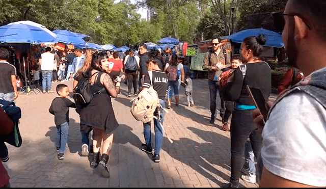 Una madre detuvo la batalla de Pokémon GO de su hija y le regaña.