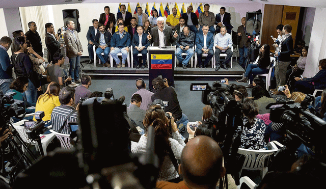 MUD decide no ir a elecciones, Maduro irá ‘con o sin oposición’