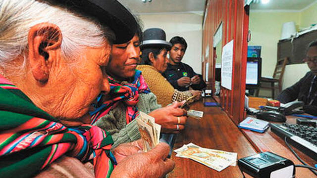 La entrega del subsidio boliviano inició el martes 5 de mayo. Foto: Difusión