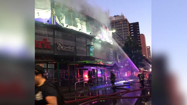 Incendio en edificio de Santiago de Chile fue causado en medio de las protestas contra Sebastián Piñera. Foto: Difusión