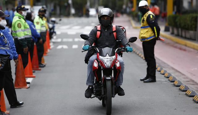 La Municipalidad de Miraflores realizó un operativo de control y prueba rápida de COVID-19 a motociclistas y ciclistas de reparto Delivery / Créditos: Marco Cotrina
