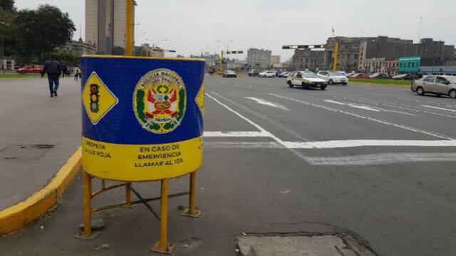 Facebook: caseta de policía es instalada en pista de la plaza Grau