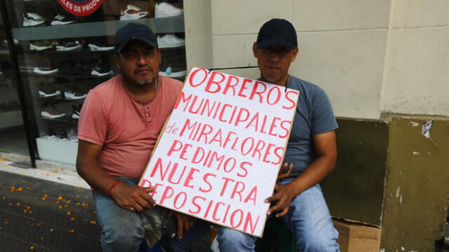Exigencia. Extrabajadores de la municipalidad de Miraflores afirman que su despido fue injustificado, por lo que piden su reposición inmediata. (Foto: Jorge Cerdán / La República)
