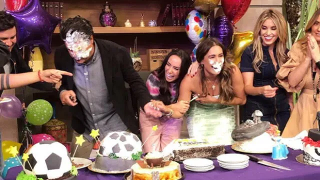 Galilea Montijo y su reacción al recibir tortazo en su cumpleaños [VIDEO]