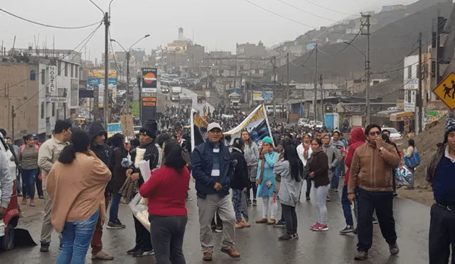 Carabayllo: Vecinos bloquean carretera a Canta para exigir agua y desagüe [VIDEO]