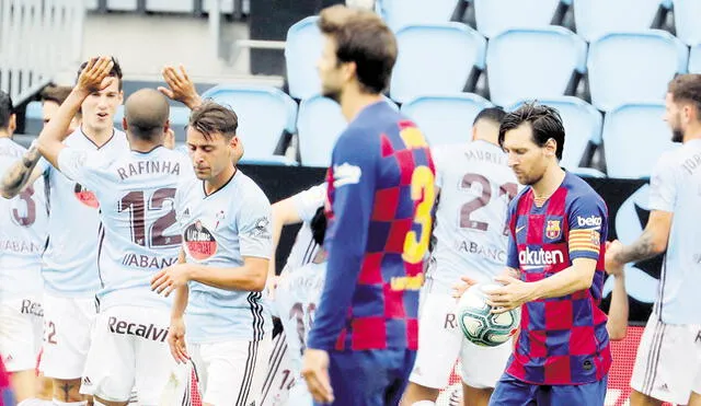 En espera. Messi continúa peleado con el gol, pues ya van tres fechas que no anota y no logra celebrar su gol 700. (Foto: EFE)