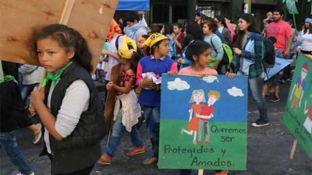 Decenas de niños marcharon contra abuso sexual en Paraguay