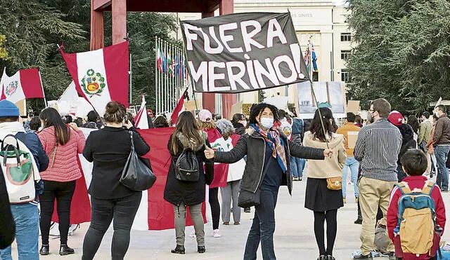 Indignados. Peruanos protestan frente a las oficinas de la ONU en Ginebra.