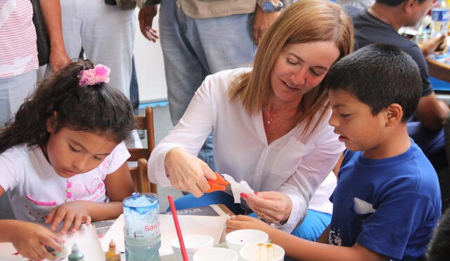 Ministra Marilú Martens inauguró Feria del Buen Inicio del Año Escolar