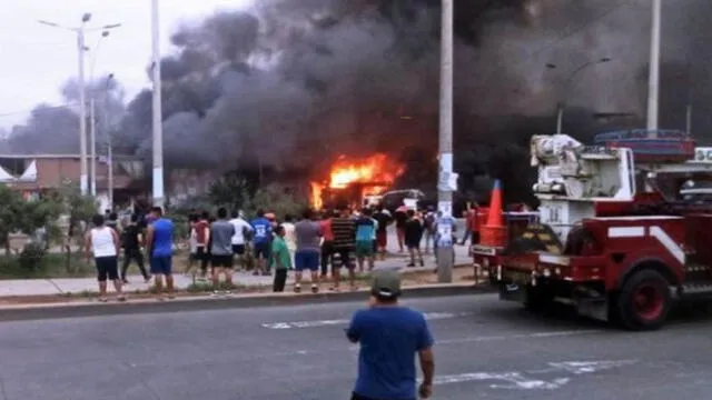 Jefferson Farfán se solidariza con los damnificados del incendio en Villa el Salvador.