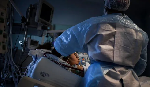 El número de hospitalizaciones en Estados Unidos ha aumentado las dos últimas semanas. Foto: referencial /AFP