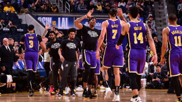 La ofensiva de los Lakers no extrañó a LeBron James. Foto: NBA MX