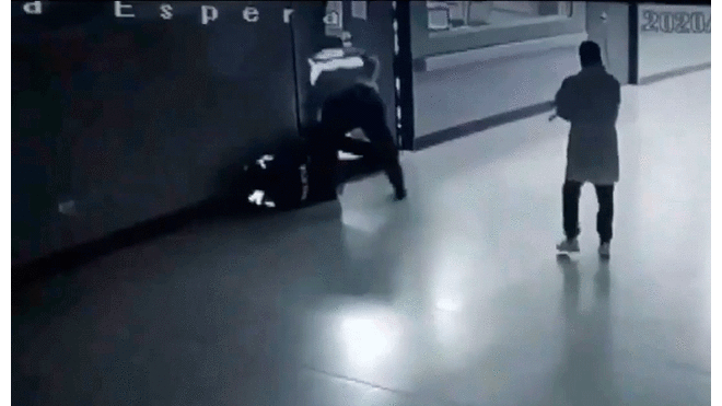 Delincuentes disfrazados de policía y doctor ingresan a hospital y matan a reo [VIDEO]