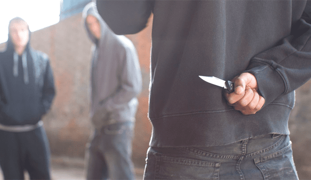Sujeto ataca con un cuchillo a cuatro hombres por su orientación sexual [FOTOS] 