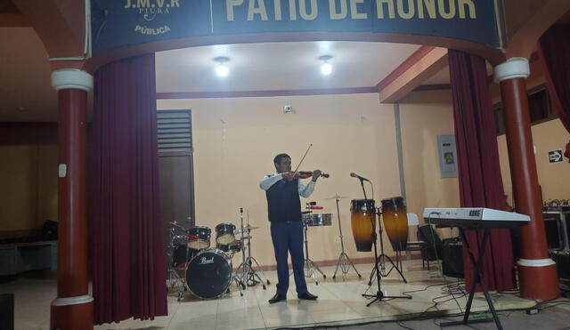 Joven austista se convierte en músico en Piura. Foto: Grover Lozada.