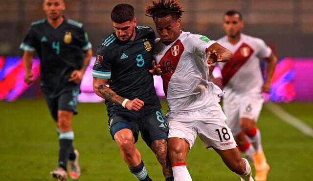 André Carrillo es el goleador de la selección peruana en las Eliminatorias Qatar 2022 con tres goles. Foto: EFE