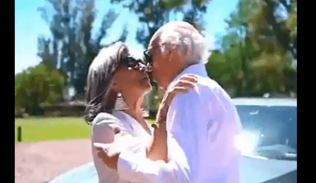 Carlos Bianchi y su esposa protagonizan divertido video para invitar a su fiesta de los “140 años”.